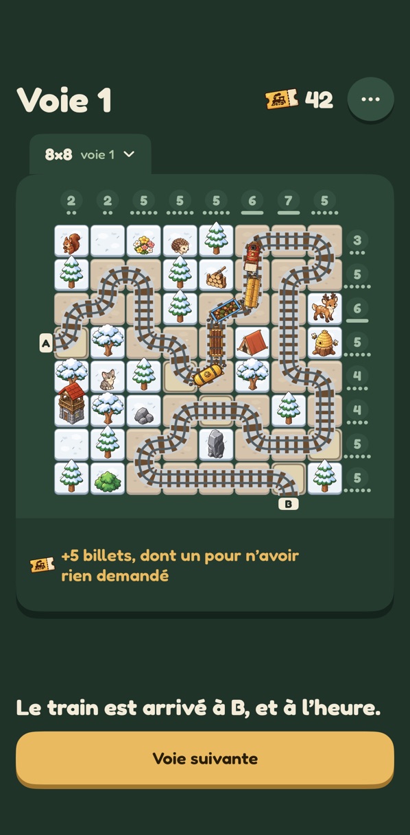 Un plateau terminé en hiver, avec un cerf, une ruche et un chat